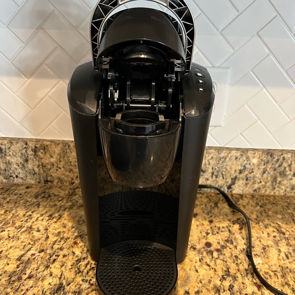 Keurig black coffee maker - Picture 5 of 5